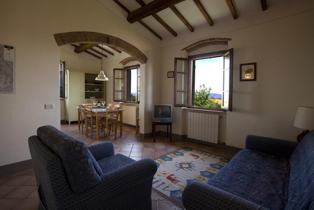 Podere Il Pino ปอจจิบองซี ห้อง รูปภาพ