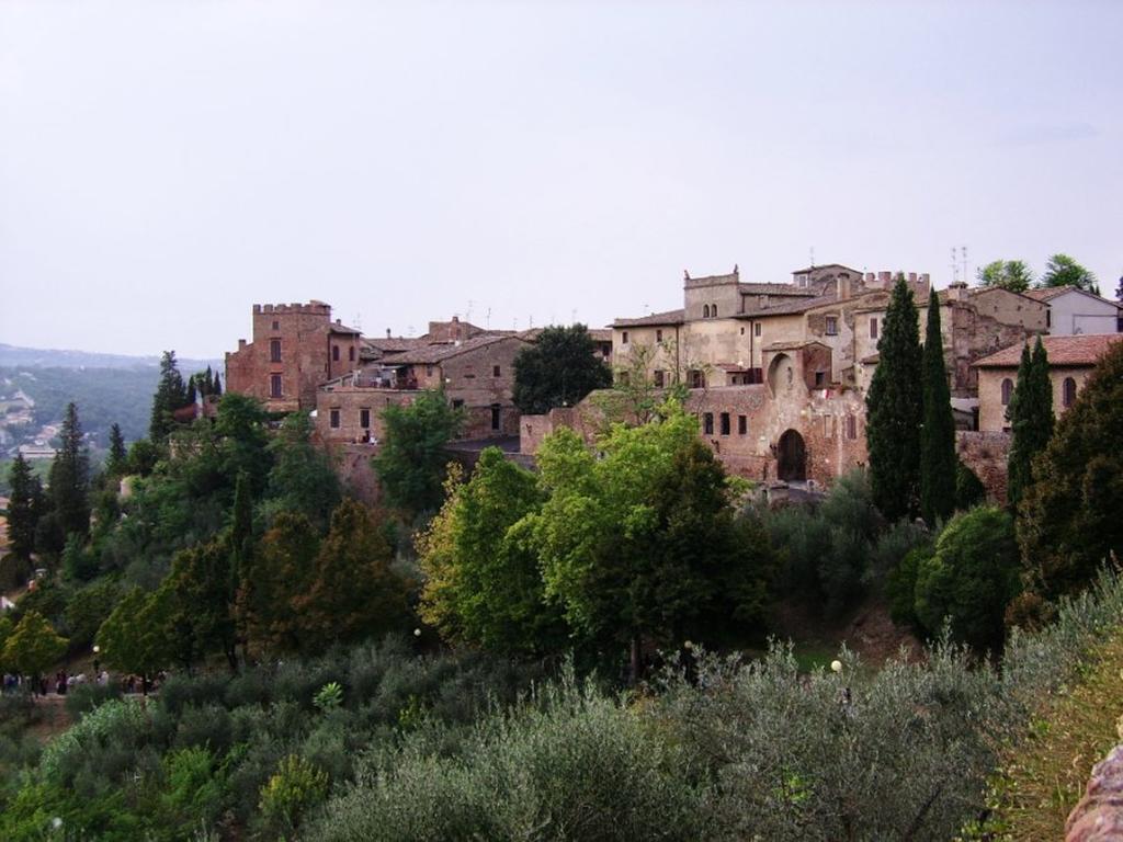 Podere Il Pino ปอจจิบองซี ภายนอก รูปภาพ